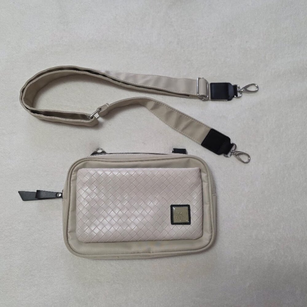 IHKWIP The Woven Front Pocket Crossbody in Sand EUC